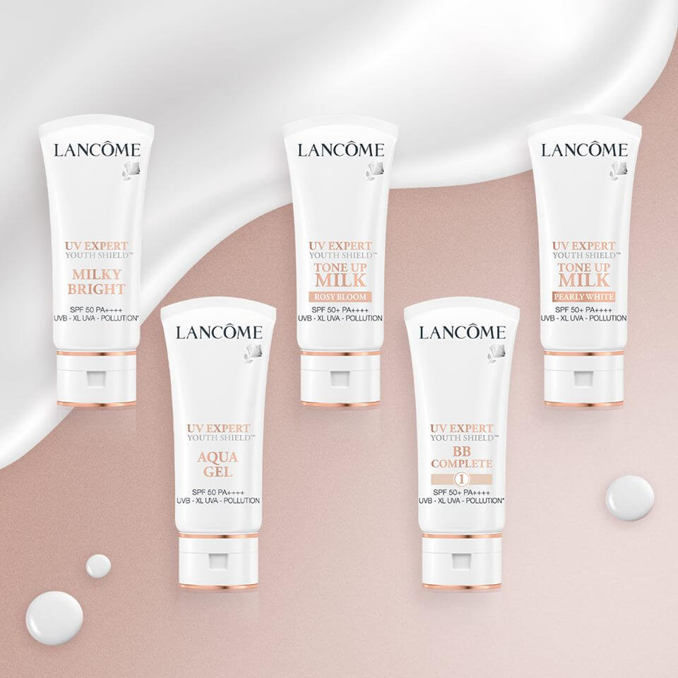 Lancome UV Expert Youth Shield BB Complete SPF 50 PA++++ 10 ml  ครีมกันแดด BB ปรับสีผิวกระจ่างใส ปรับสีผิวให้สม่ำเสมอ อำพรางจุดด่างดำ ให้ผิวเปล่งประกาย ความกระจ่างใส เพียงไม่กี่วินาที ให้ผลลัพทธ์เหมือนการปกปิดจากรองพื้น  พร้อมการปกป้องผิวจากรังสี UVA และ UVB รวมถึงมลภาวะที่ทำร้ายผิว